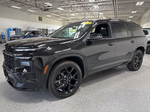 Used 2024 Chevrolet Traverse RS w/ LPO, Floor Liner Package image 3