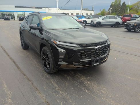 Certified 2025 Chevrolet Trax ACTIV w/ Sunroof Package FWD image 7