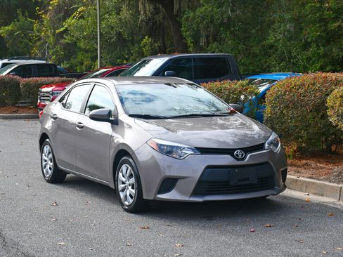 Used 2014 Toyota Corolla LE image 6