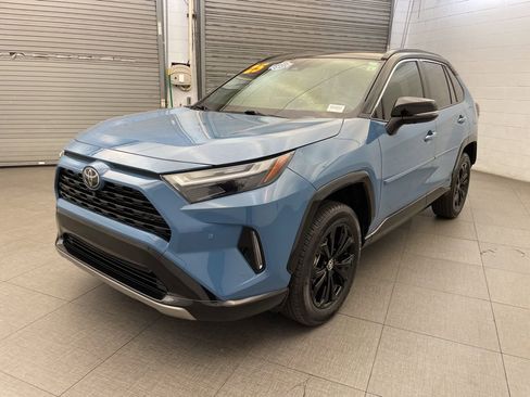 Used 2025 Toyota RAV4 XSE w/ Advanced Technology Package AWD/4WD image 3