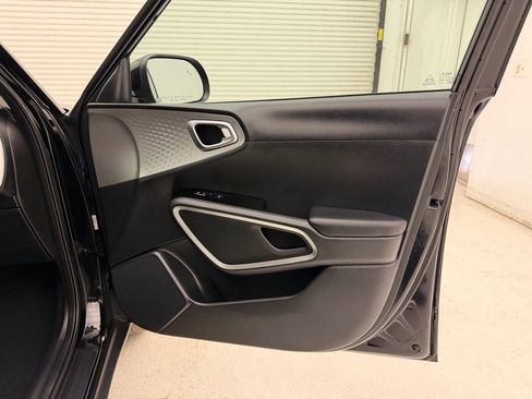Used 2023 Kia Soul LX w/ Option Group 015 image 39