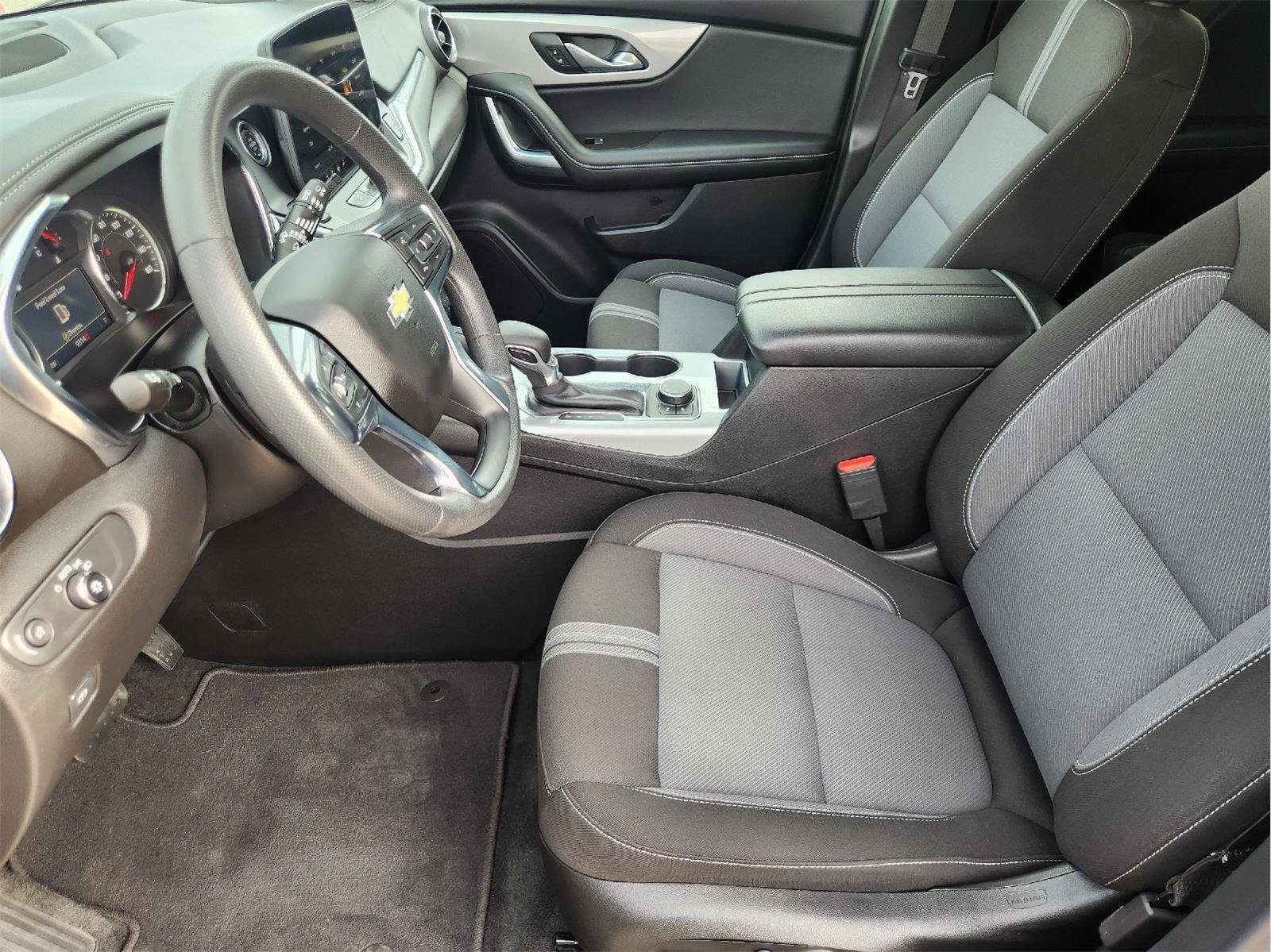 Used 2026 Chevrolet Blazer LT FWD image 13