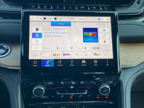 New 2025 Jeep Grand Cherokee Summit image 27