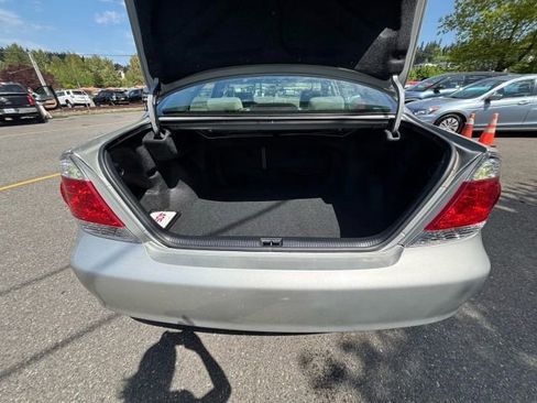 Used 2005 Toyota Camry LE image 25