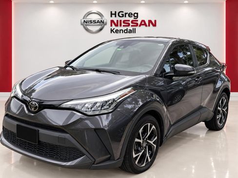 Used 2021 Toyota C-HR XLE FWD image 3
