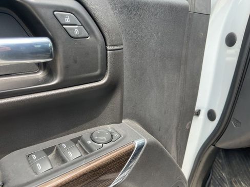 Used 2021 Chevrolet Silverado 1500 LT Trail Boss w/ Convenience Package II AWD/4WD image 9