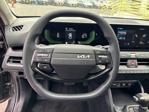 Used 2025 Kia K4 FWD image 27