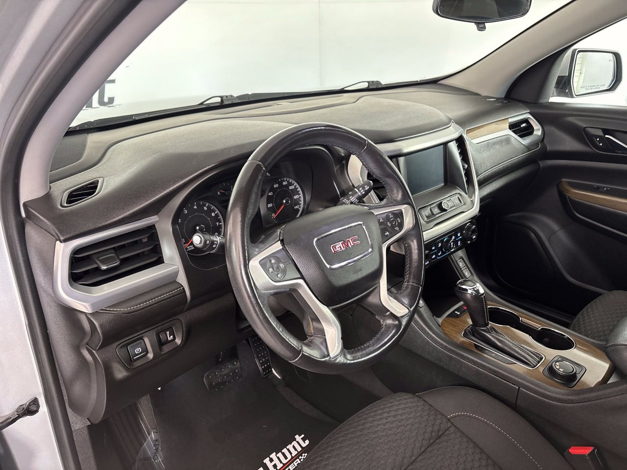 Used 2017 GMC Acadia SLE w/ Driver Alert Package I FWD image 12