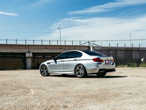 Used 2013 BMW M5 RWD image 21
