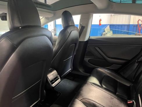 Used 2019 Tesla Model 3 Long Range image 17