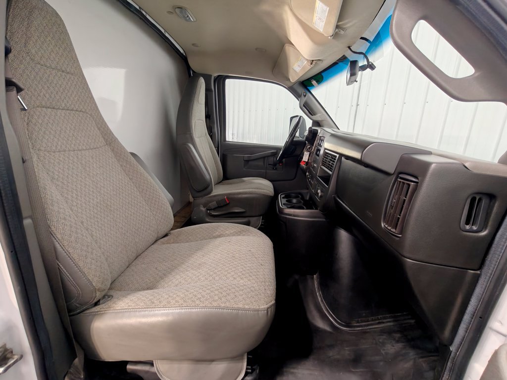Used 2022 Chevrolet Express 3500 w/ Power Convenience Package RWD image 28