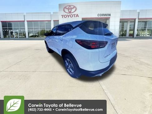 Used 2023 Chevrolet Blazer LT image 4