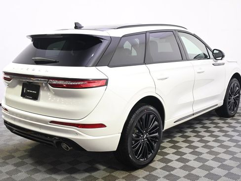 New 2026 Lincoln Corsair Reserve w/ Jet Appearance Package image 7