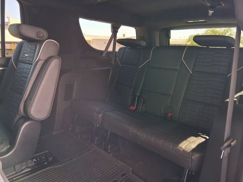 Certified 2025 Cadillac Escalade ESV Sport Platinum AWD/4WD image 25