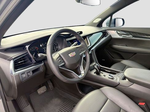 Certified 2024 Cadillac XT6 Premium Luxury FWD image 11