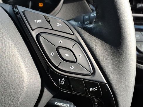 Used 2021 Toyota C-HR XLE image 29