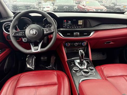 Used 2020 Alfa Romeo Stelvio AWD w/ Nero Edizione image 17