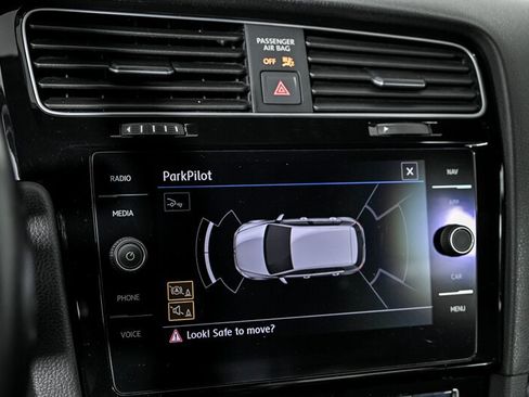 Used 2019 Volkswagen Golf 4-Door AWD/4WD image 22