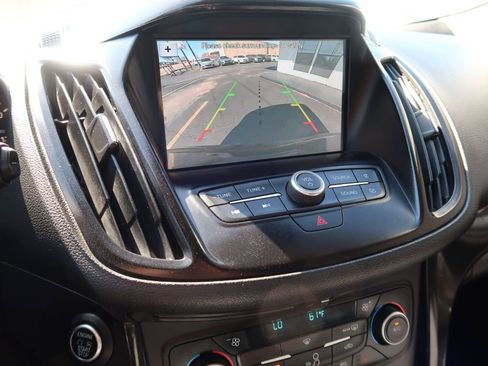 Used 2019 Ford Escape SE image 14