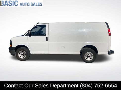 Used 2022 GMC Savana 2500 w/ Driver Convenience Package image 10
