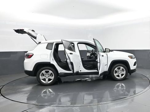 Used 2023 Jeep Compass Sport AWD/4WD image 27