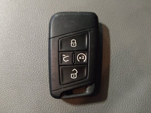 Used 2022 Volkswagen Taos SE FWD image 32