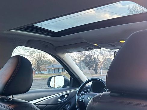 Used 2015 INFINITI Q50 2.0t w/ Moonroof Package image 10