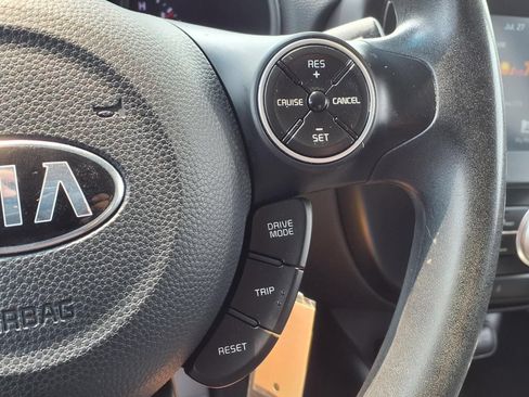 Used 2018 Kia Soul + FWD image 28