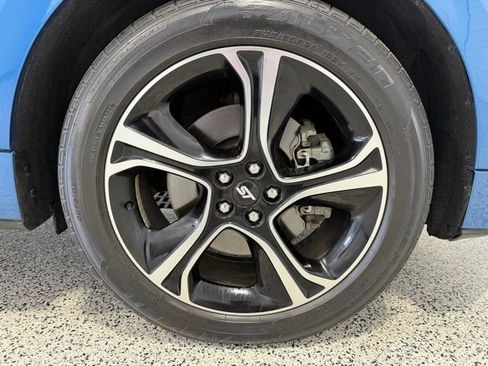 Used 2019 Ford Edge ST w/ Cold Weather Package AWD/4WD image 10
