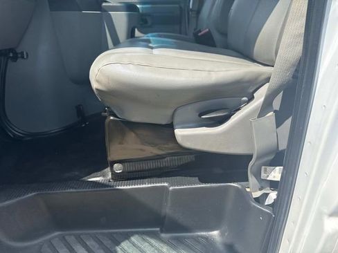 Used 2017 Ford E-350 and Econoline 350 Super Duty image 19