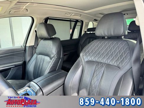 Used 2025 BMW X7 xDrive40i AWD/4WD image 38