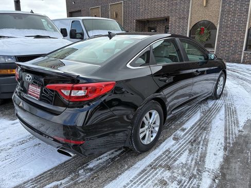 Used 2017 Hyundai Sonata SE w/ Cargo Package image 5