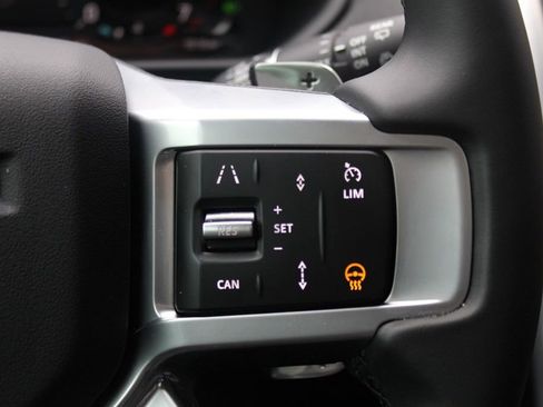 Certified 2025 Land Rover Discovery S image 18