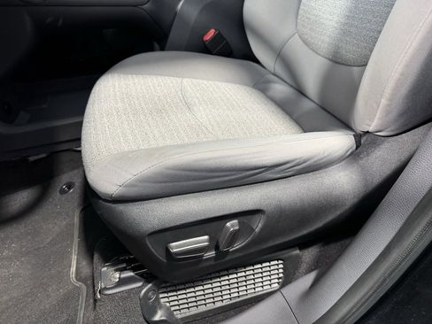 Used 2022 Toyota Sienna LE image 30