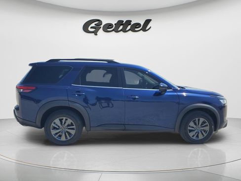Used 2022 Nissan Pathfinder SV AWD/4WD image 4
