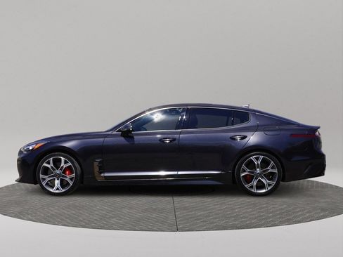 Used 2021 Kia Stinger GT2 image 3