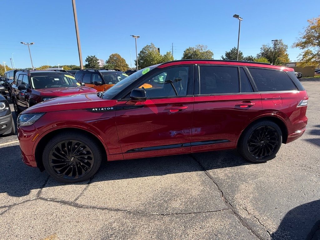 New 2027 Lincoln Aviator Reserve AWD/4WD image 3