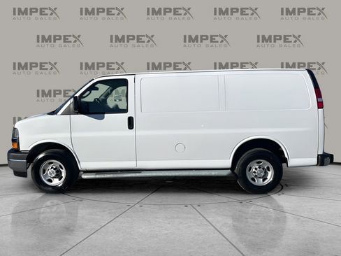 Used 2024 Chevrolet Express 2500 w/ Driver Convenience Package image 2