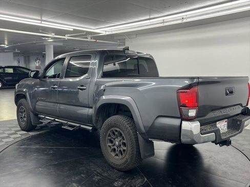 Certified 2022 Toyota Tacoma SR5 image 4