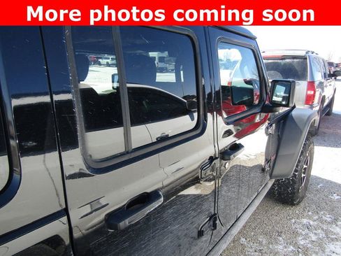Used 2025 Jeep Wrangler Unlimited Rubicon w/ Convenience Group image 6