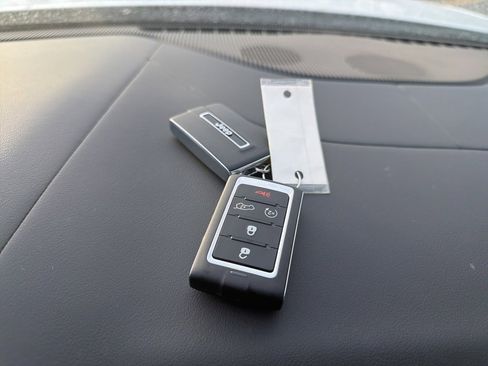 Certified 2022 Jeep Grand Cherokee Summit image 17