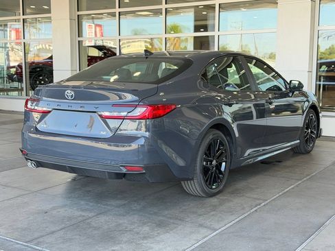 Used 2026 Toyota Camry SE FWD image 15