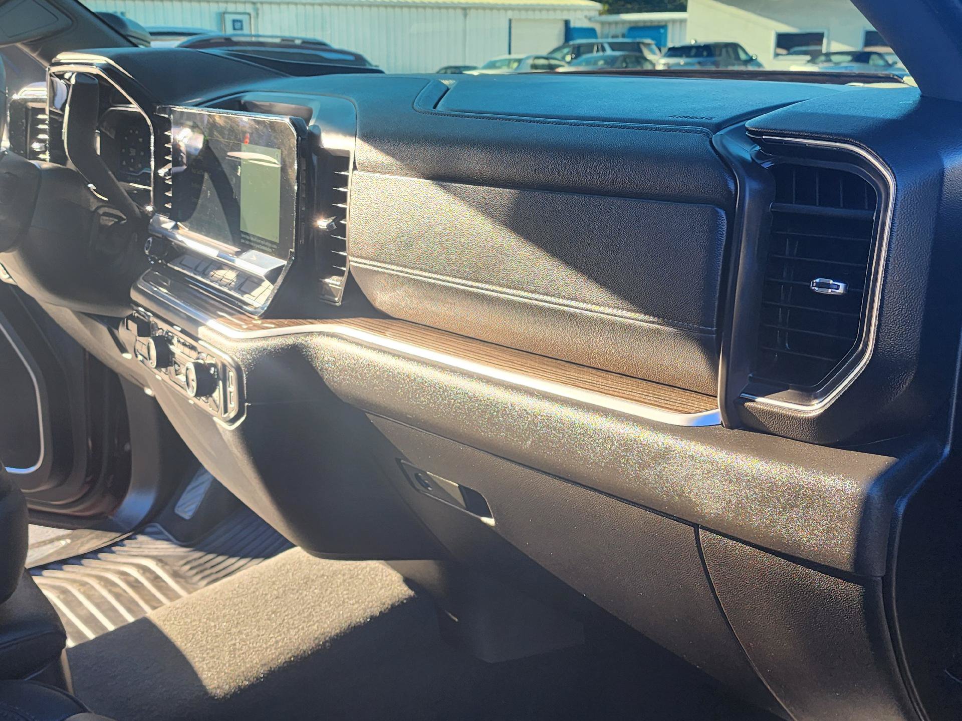Used 2024 Chevrolet Silverado 2500 LT w/ Convenience Package RWD image 10