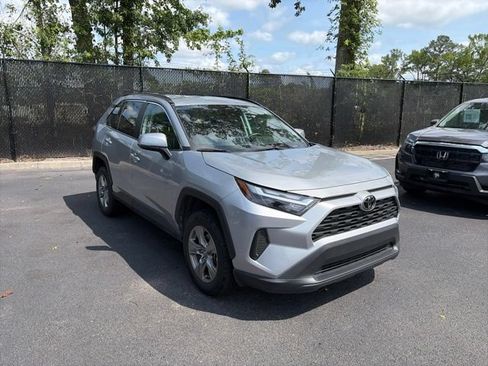 Used 2025 Toyota RAV4 XLE FWD image 3