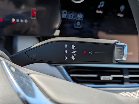 New 2026 Chevrolet Equinox EV LT AWD/4WD image 18