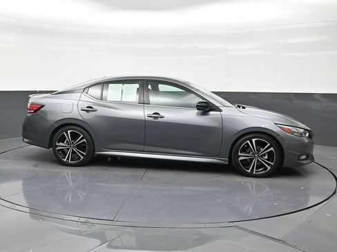 Used 2022 Nissan Sentra SR w/ Electronics Package FWD image 6