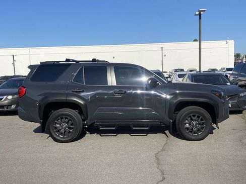 Certified 2025 Toyota 4Runner SR5 AWD/4WD image 2