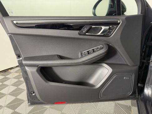 New 2026 Porsche Macan image 25