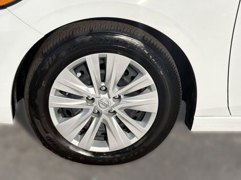 Used 2025 Nissan Sentra S image 12