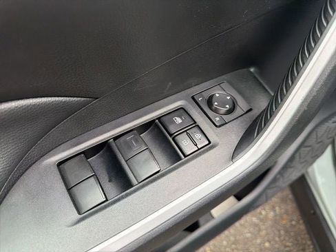 Used 2020 Toyota RAV4 XLE w/ Convenience Package AWD/4WD image 22